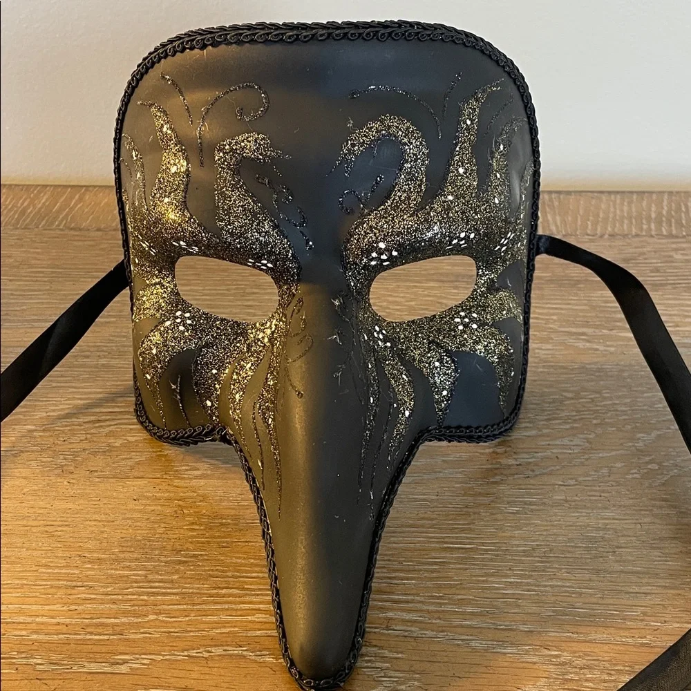 Black and Gold Venetian/Masquerade Mask